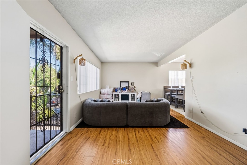 5333 Pine Avenue Property Photo 12