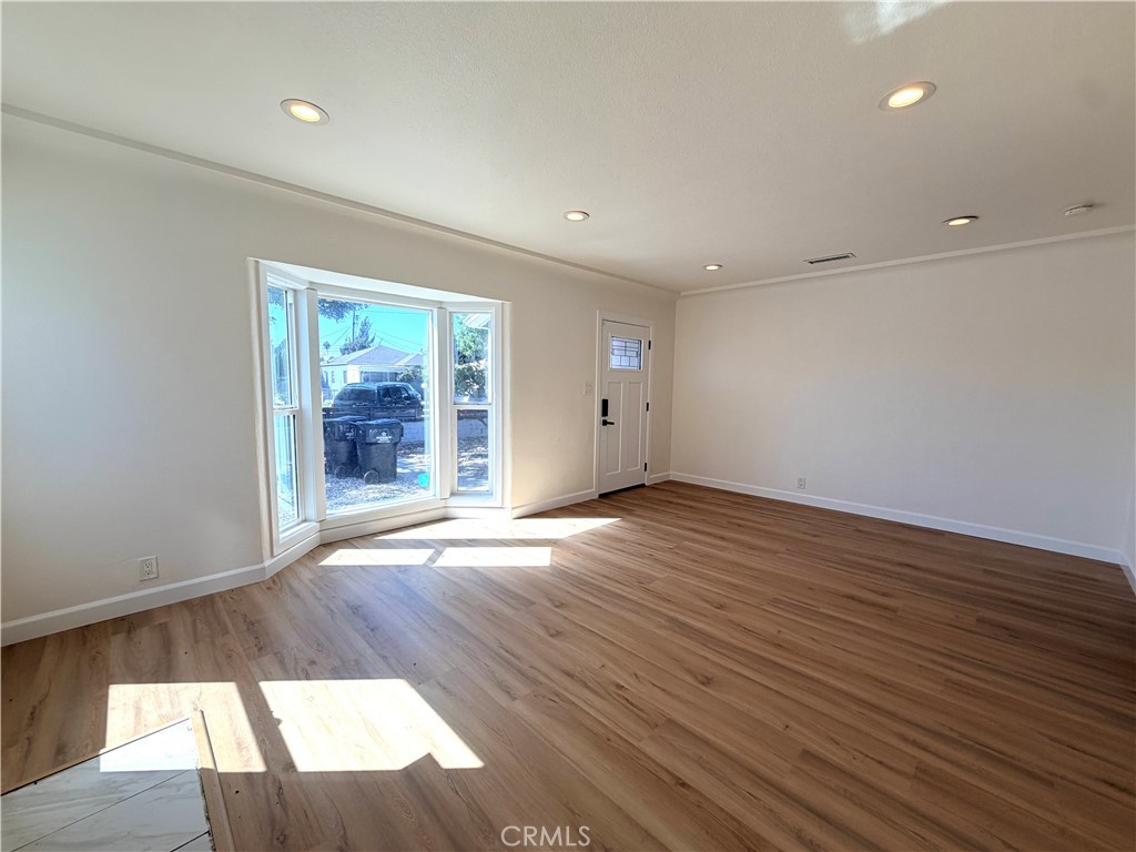 10318 Burin Avenue Property Photo 4