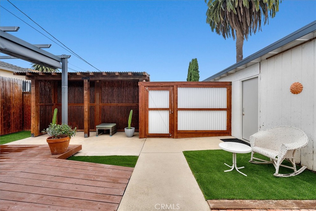 744 1/2 Flower Avenue Property Photo 5