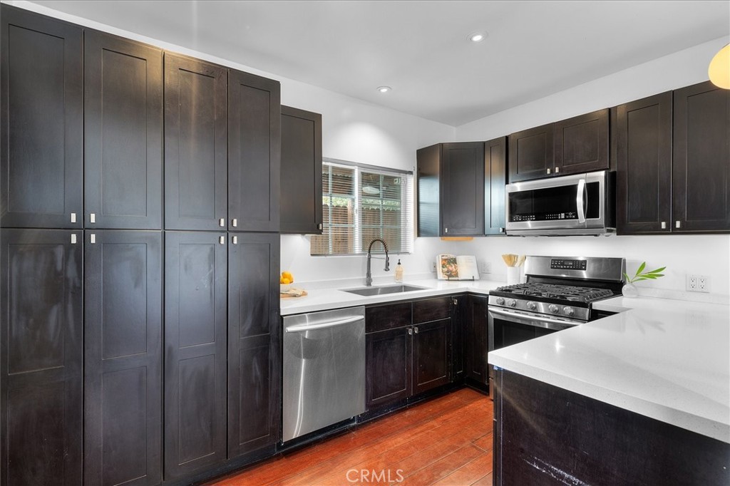 744 1/2 Flower Avenue Property Photo 8