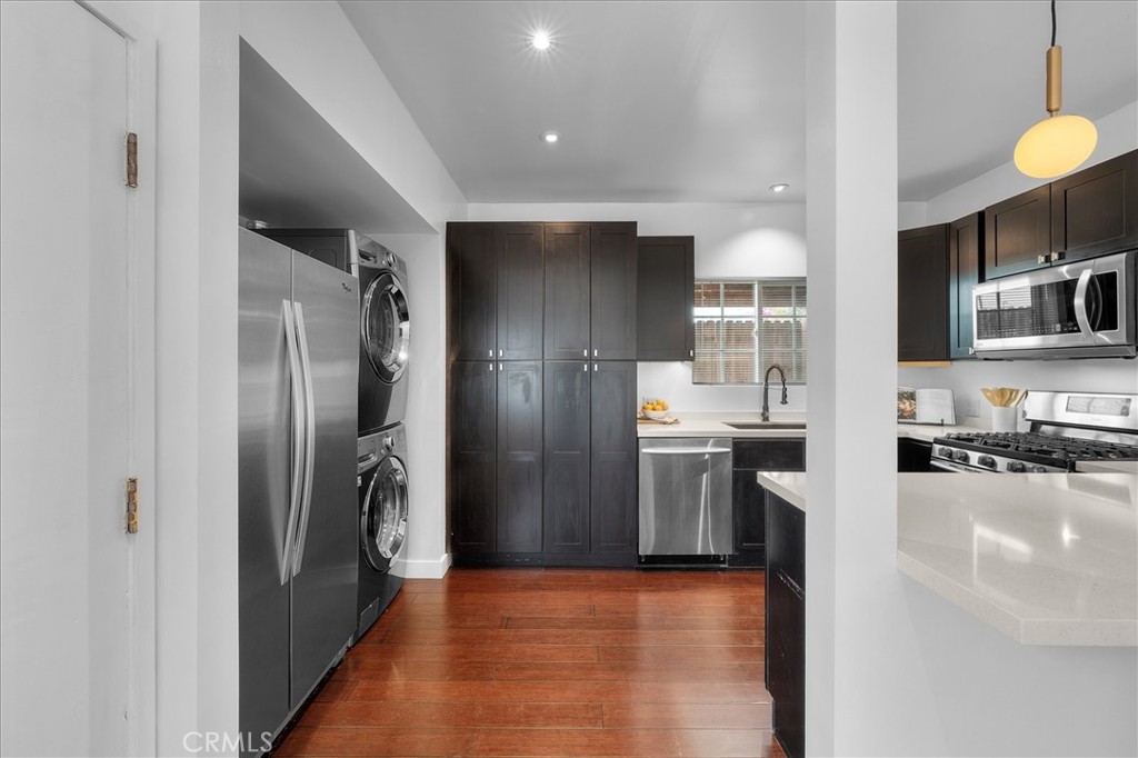 744 1/2 Flower Avenue Property Photo 11