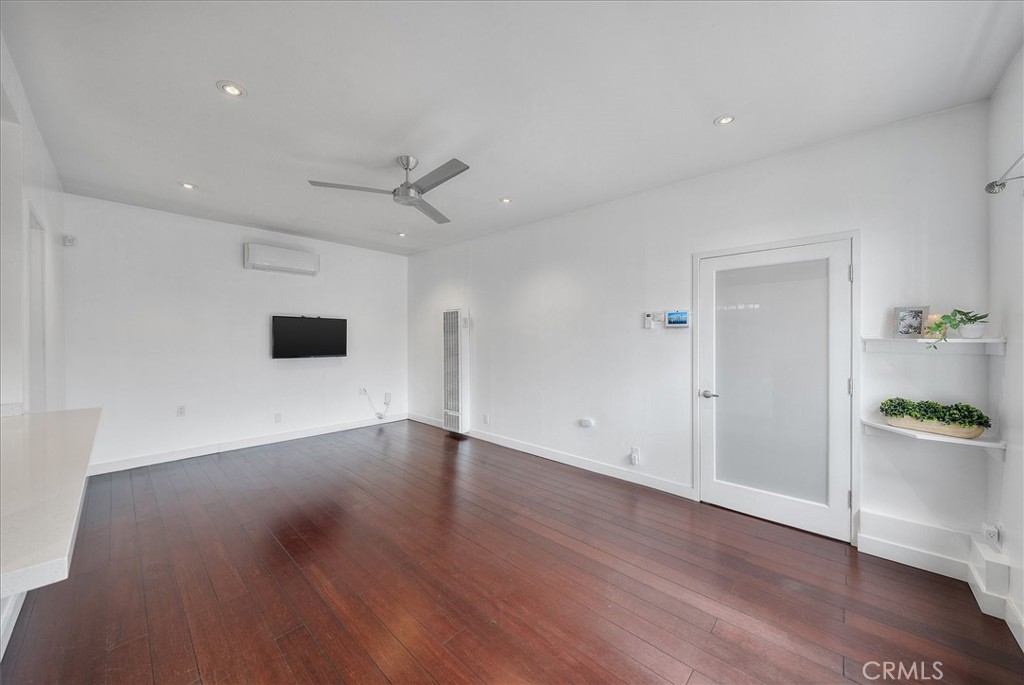 744 1/2 Flower Avenue Property Photo 15
