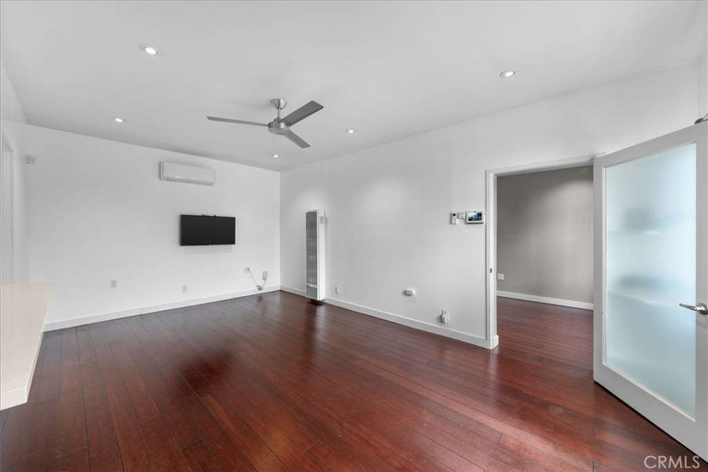 744 1/2 Flower Avenue Property Photo 21