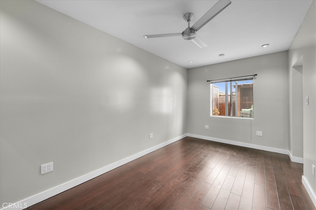 744 1/2 Flower Avenue Property Photo 25