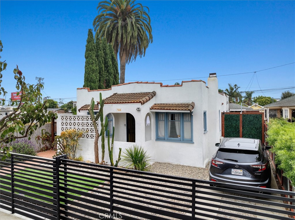 744 1/2 Flower Avenue Property Photo 27