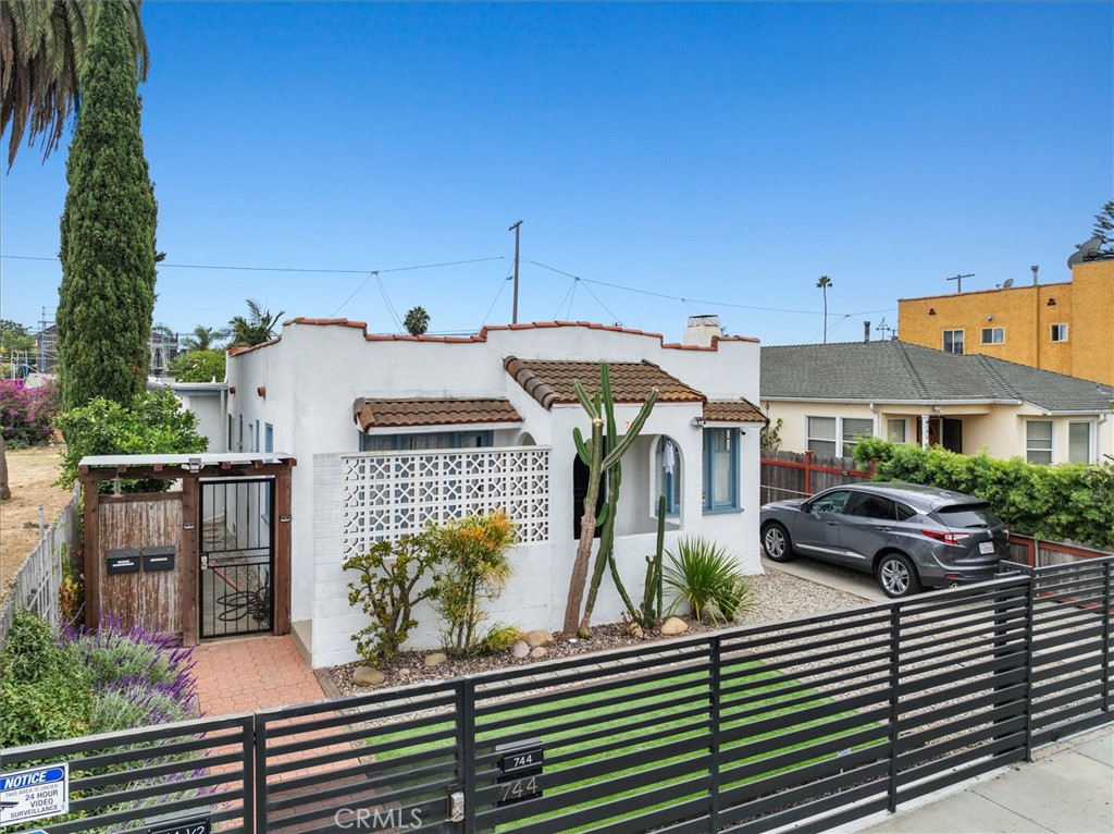 744 1/2 Flower Avenue Property Photo 28