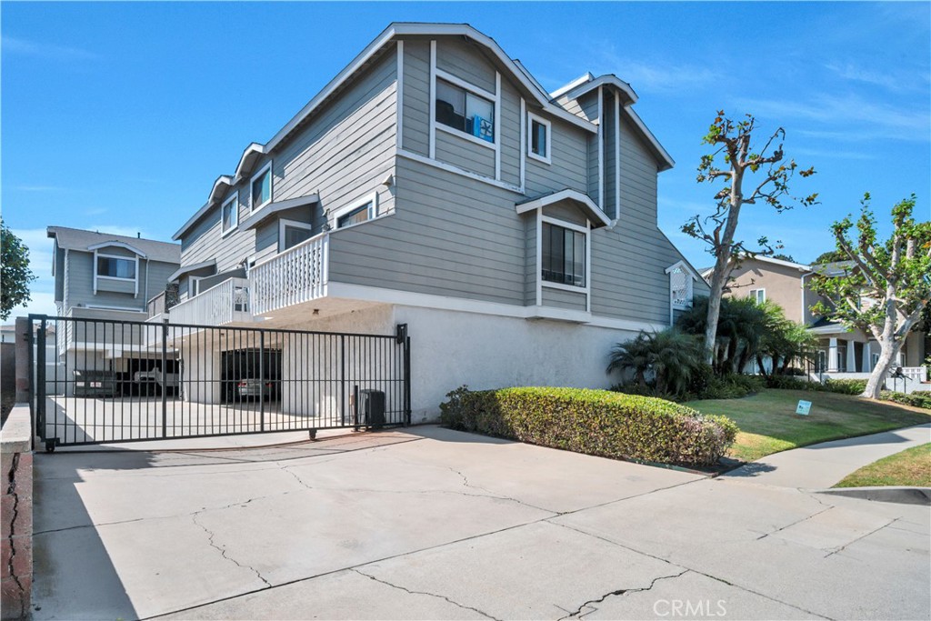 2721 Gramercy Avenue 2 Property Photo 25