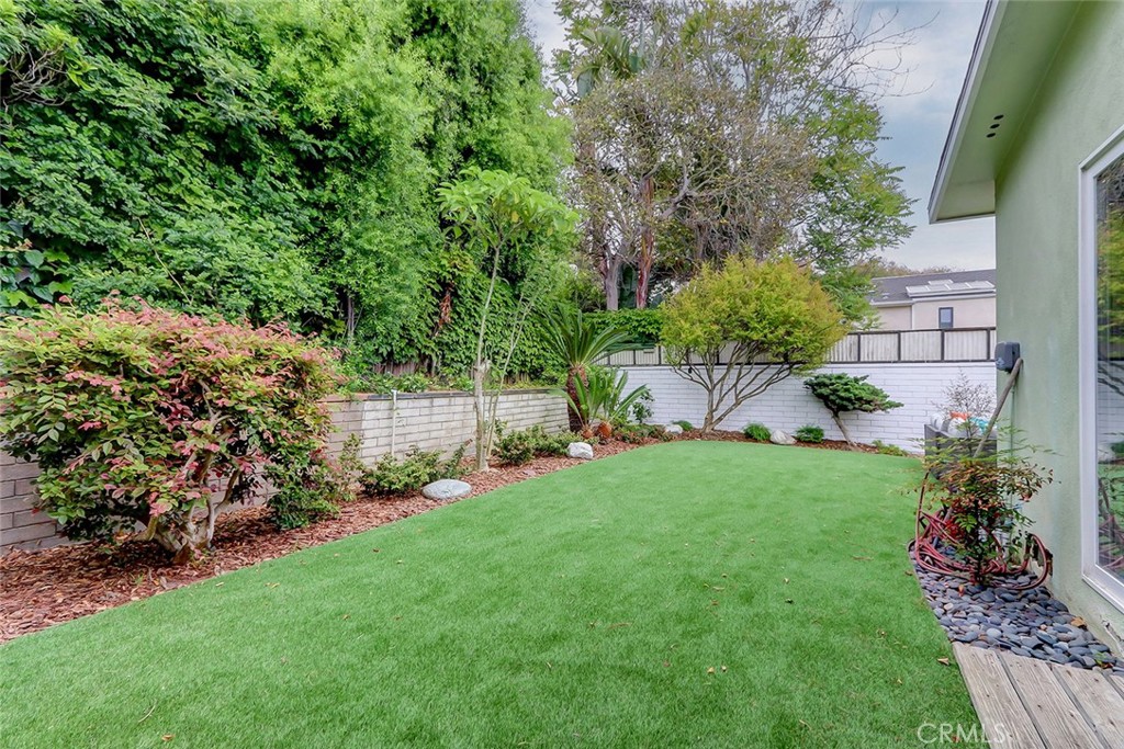 1808 Pacific Avenue Property Photo 4
