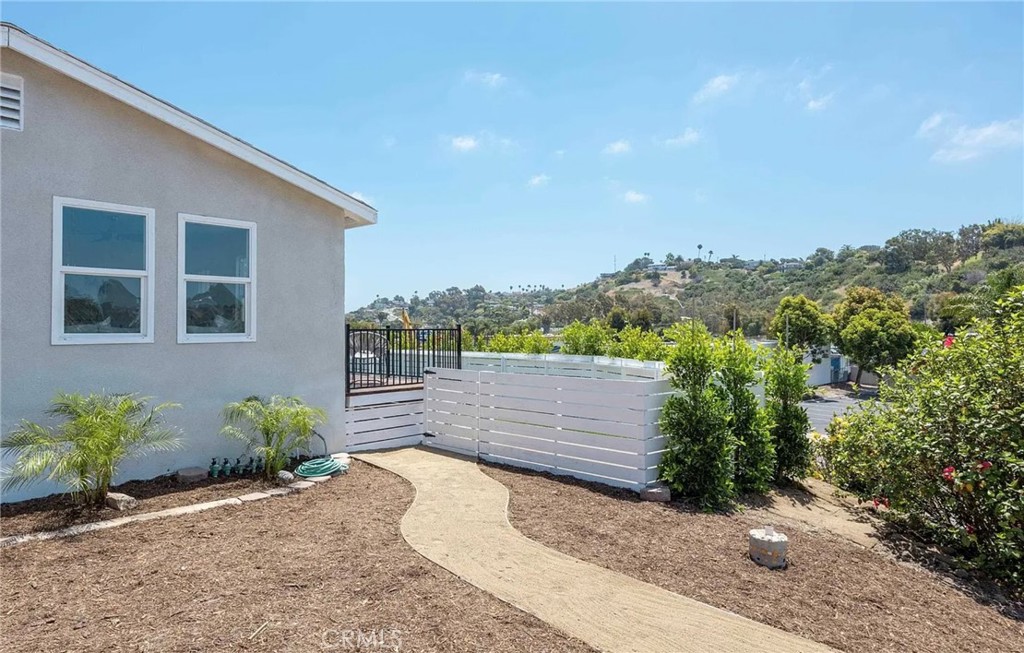 2250 Oceanside Property Photo 3