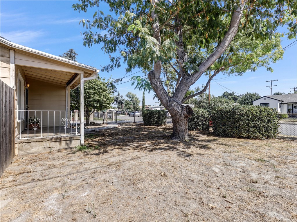 5015 La Madera Property Photo 4