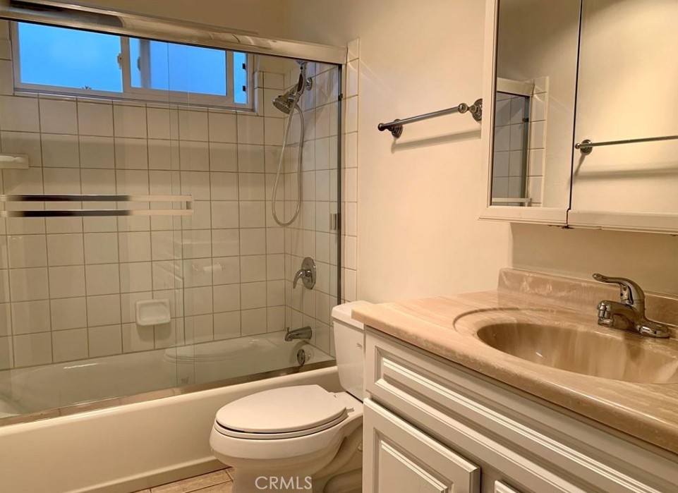 1222 Amethyst Street B Property Photo 10