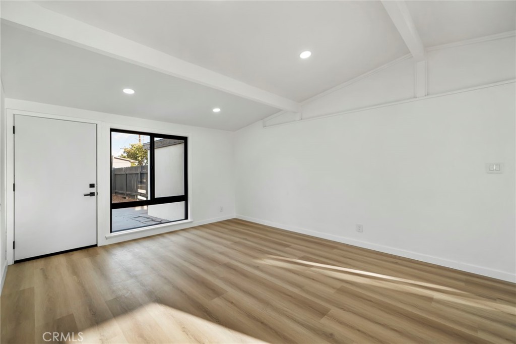 921 E 5th Street Property Photo 6