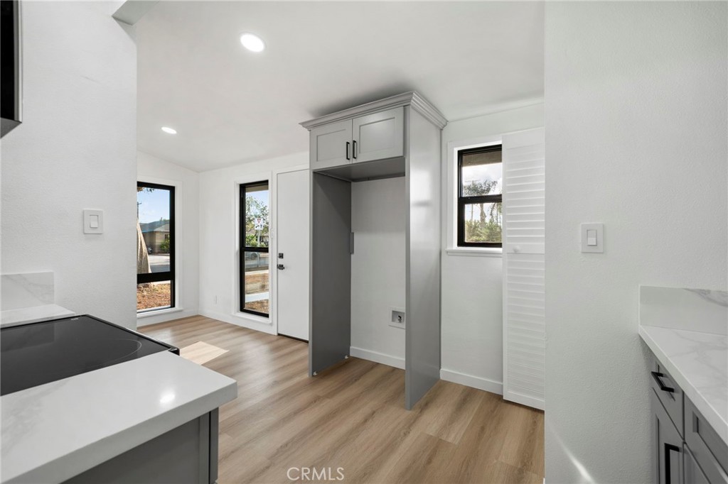 921 E 5th Street Property Photo 12