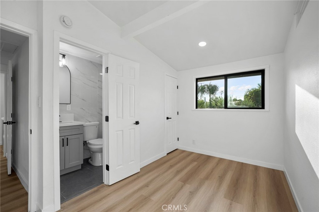 921 E 5th Street Property Photo 14