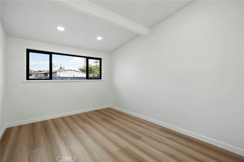 921 E 5th Street Property Photo 17
