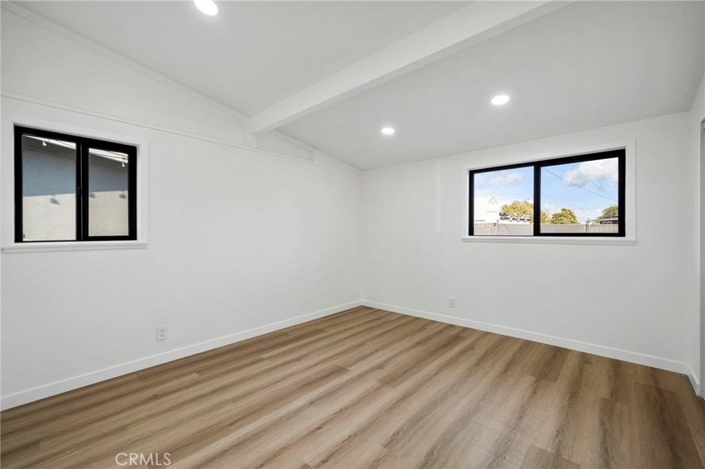 921 E 5th Street Property Photo 20