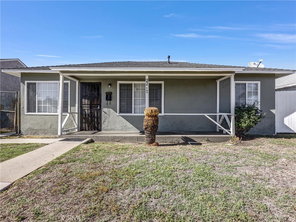 2217 W Raymond Property Photo 1