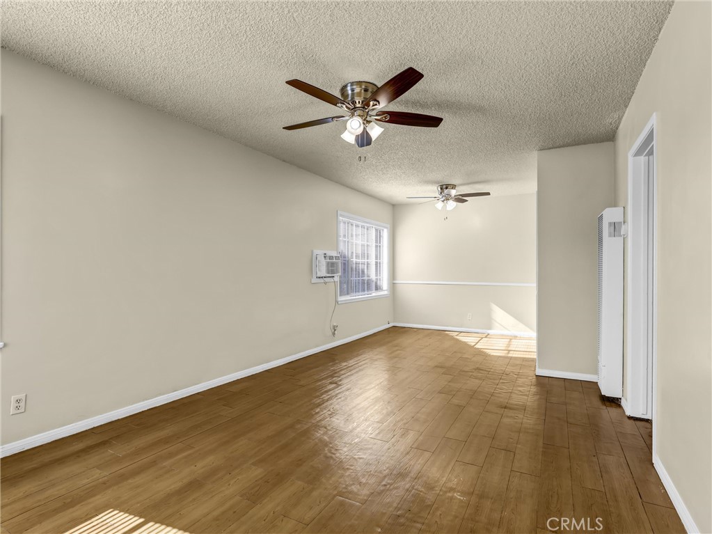 2217 W Raymond Property Photo 8