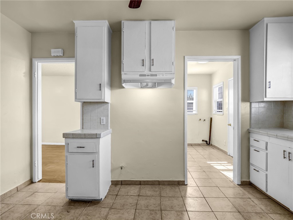 2217 W Raymond Property Photo 12