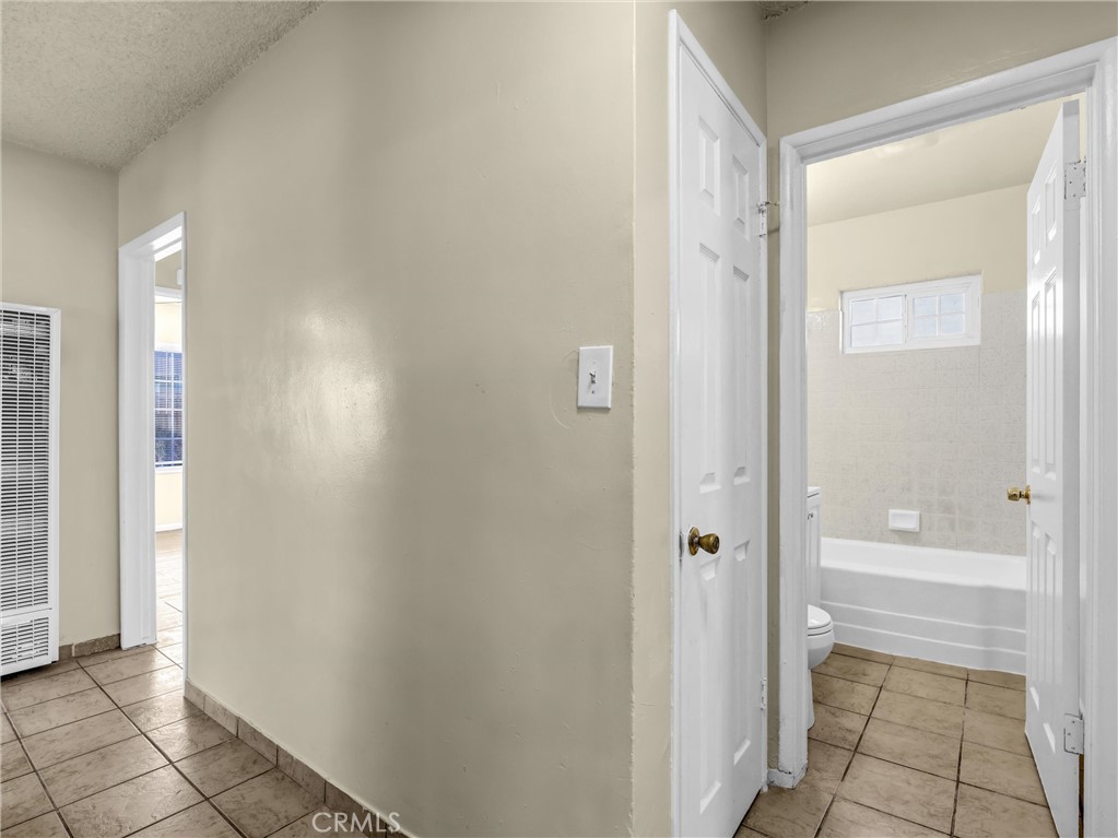 2217 W Raymond Property Photo 19