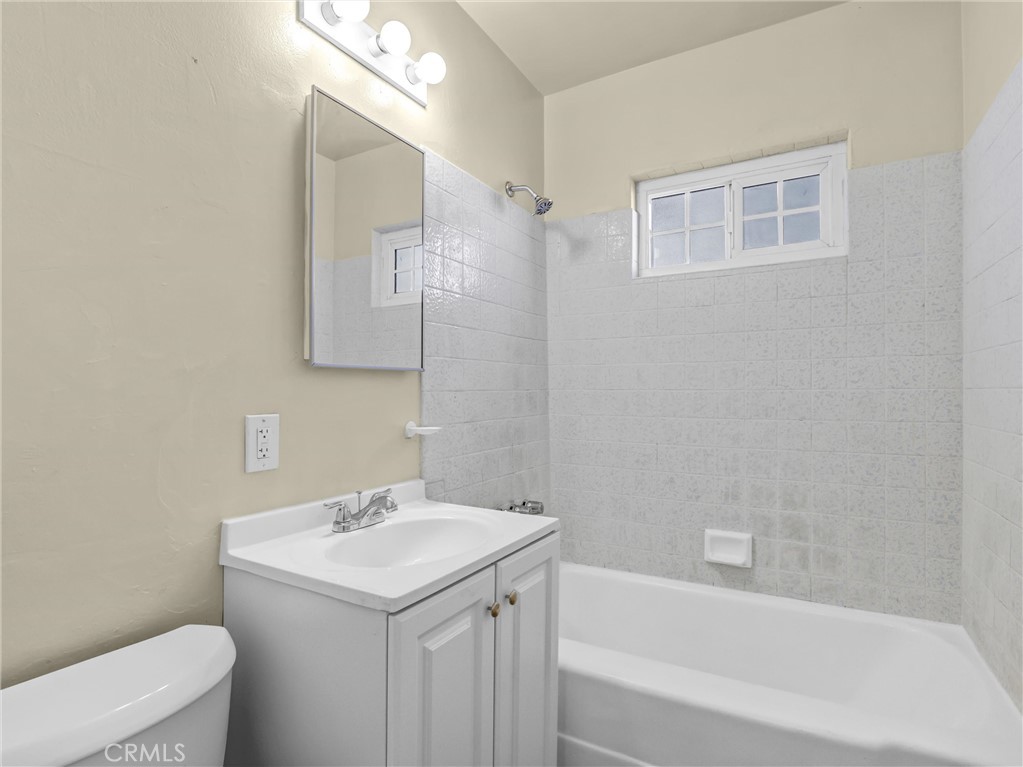 2217 W Raymond Property Photo 25
