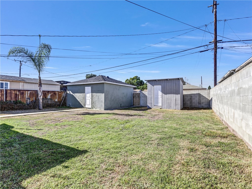 2217 W Raymond Property Photo 28