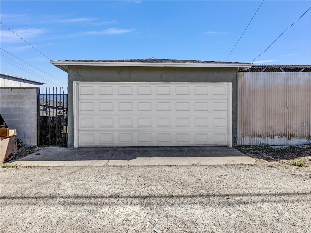 2217 W Raymond Property Photo 30
