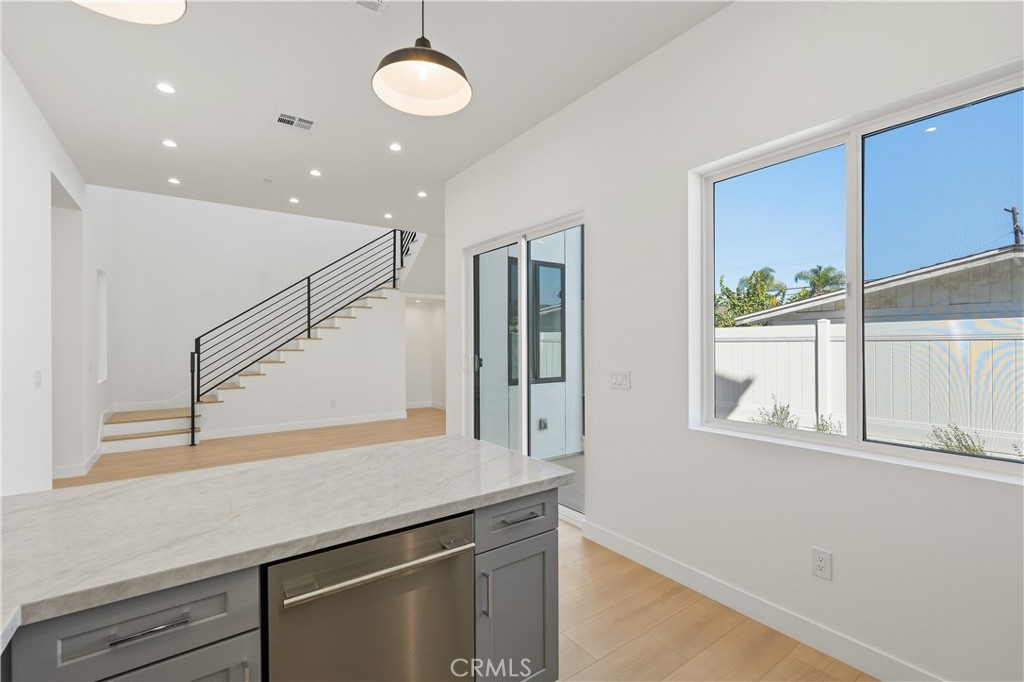 15634 Sombra Avenue B Property Photo 10