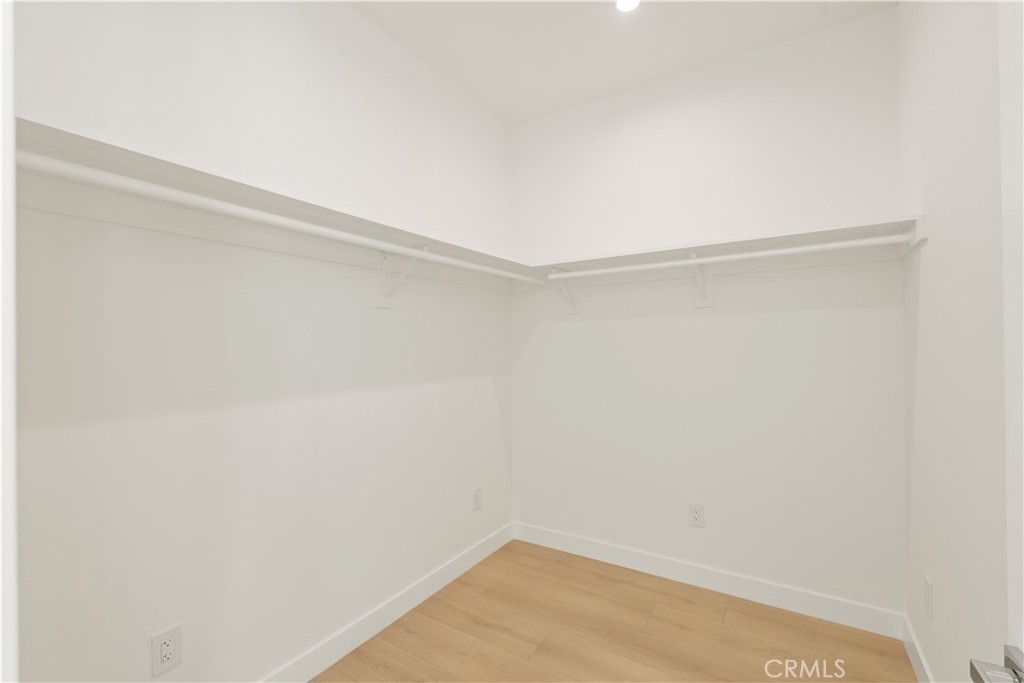 15634 Sombra Avenue B Property Photo 17