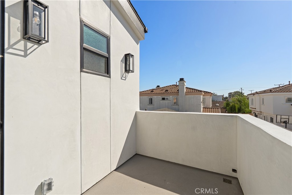 15634 Sombra Avenue B Property Photo 18