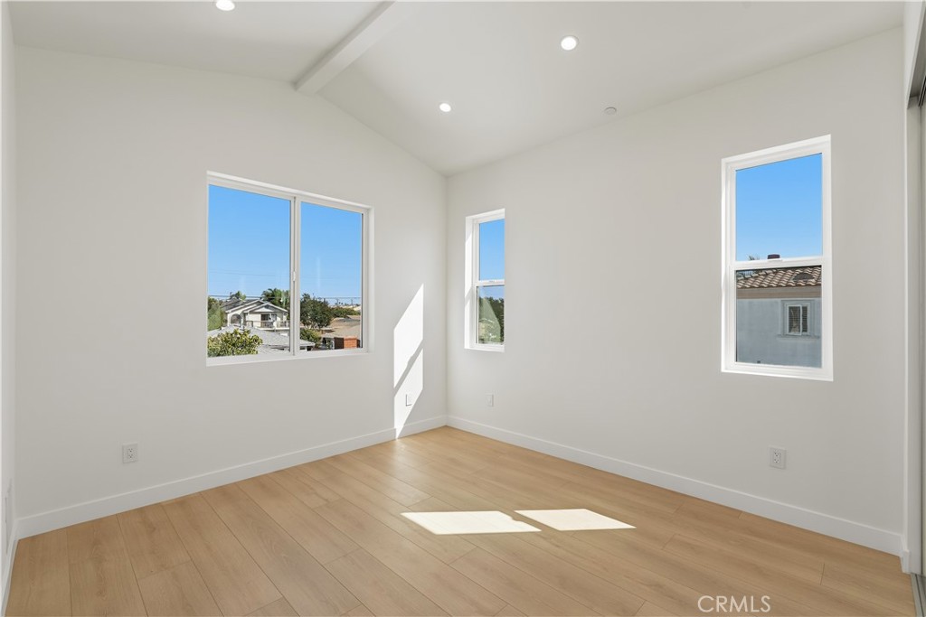 15634 Sombra Avenue B Property Photo 20