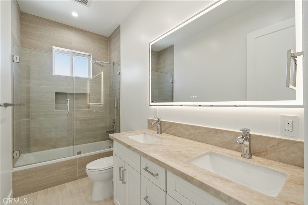 15634 Sombra Avenue B Property Photo 22