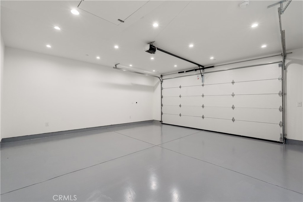 15634 Sombra Avenue B Property Photo 27