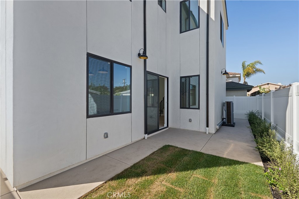 15634 Sombra Avenue B Property Photo 29