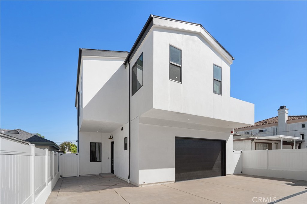 15634 Sombra Avenue B Property Photo 30