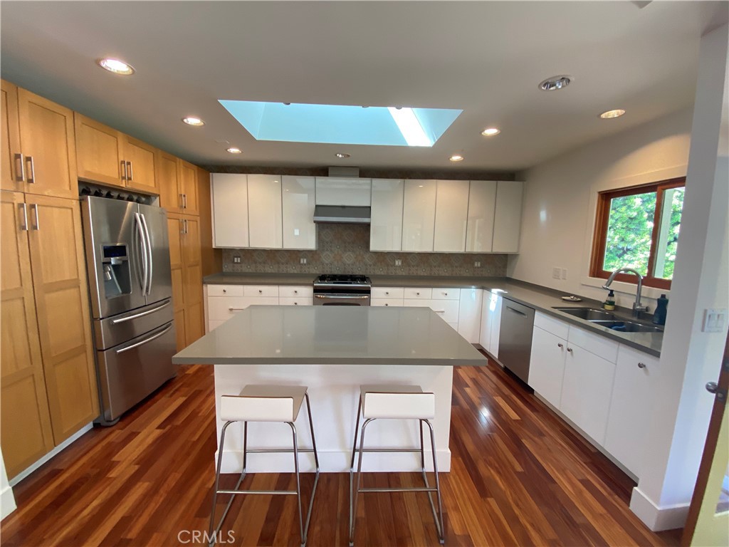 3304 Pacific Avenue Property Photo 8