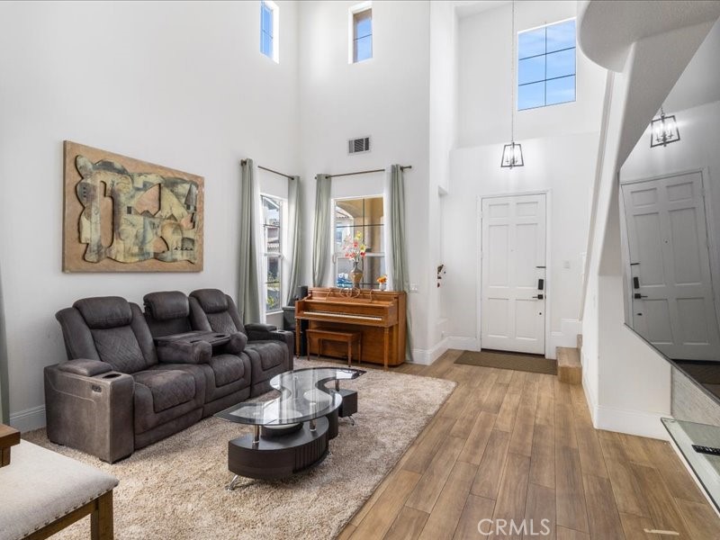 22821 Oak Knoll Property Photo 9