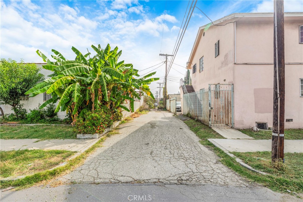 1861 W Martin Luther King Jr Boulevard Property Photo 6