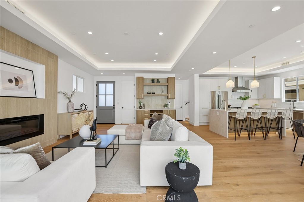 2019 Huntington Lane A Property Photo 10