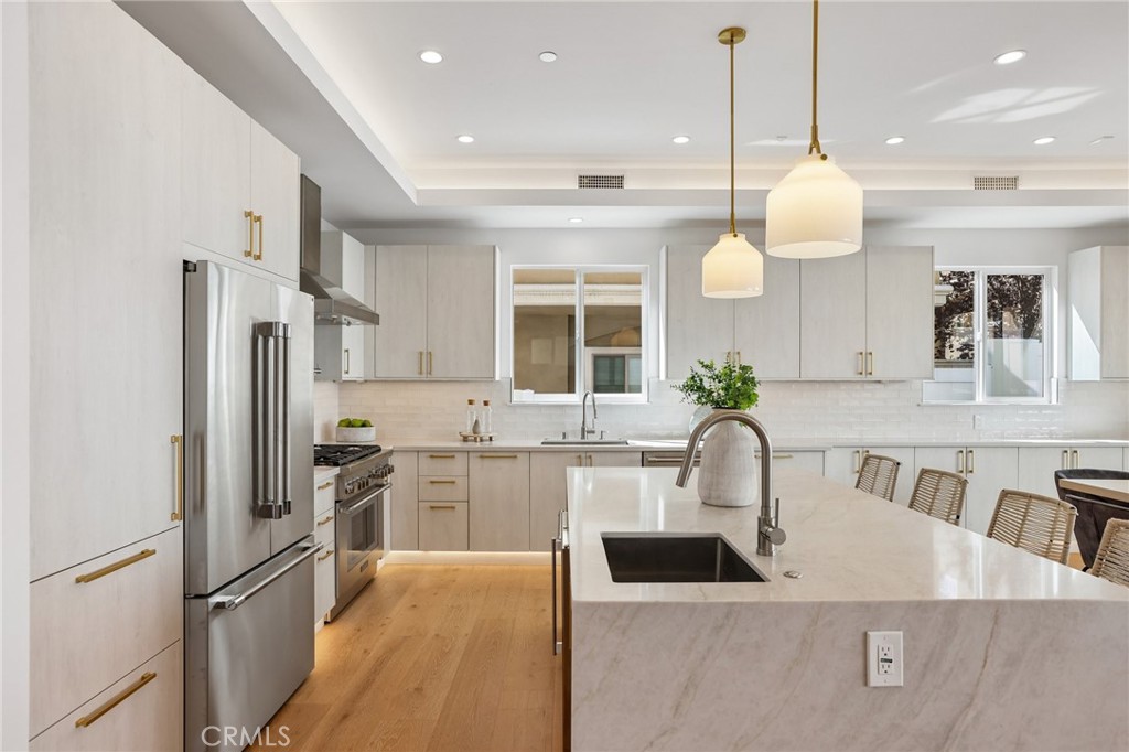 2019 Huntington Lane A Property Photo 14