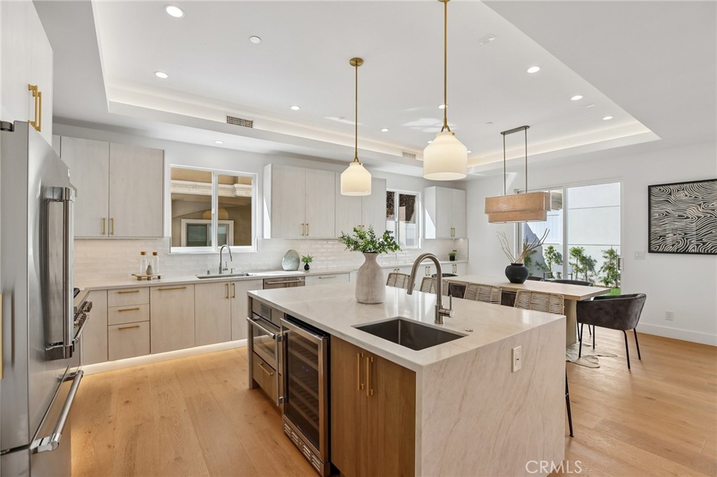 2019 Huntington Lane A Property Photo 15