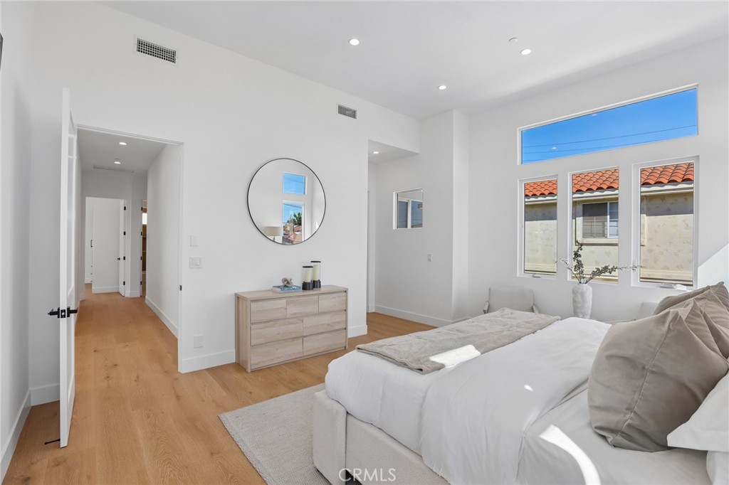 2019 Huntington Lane A Property Photo 26