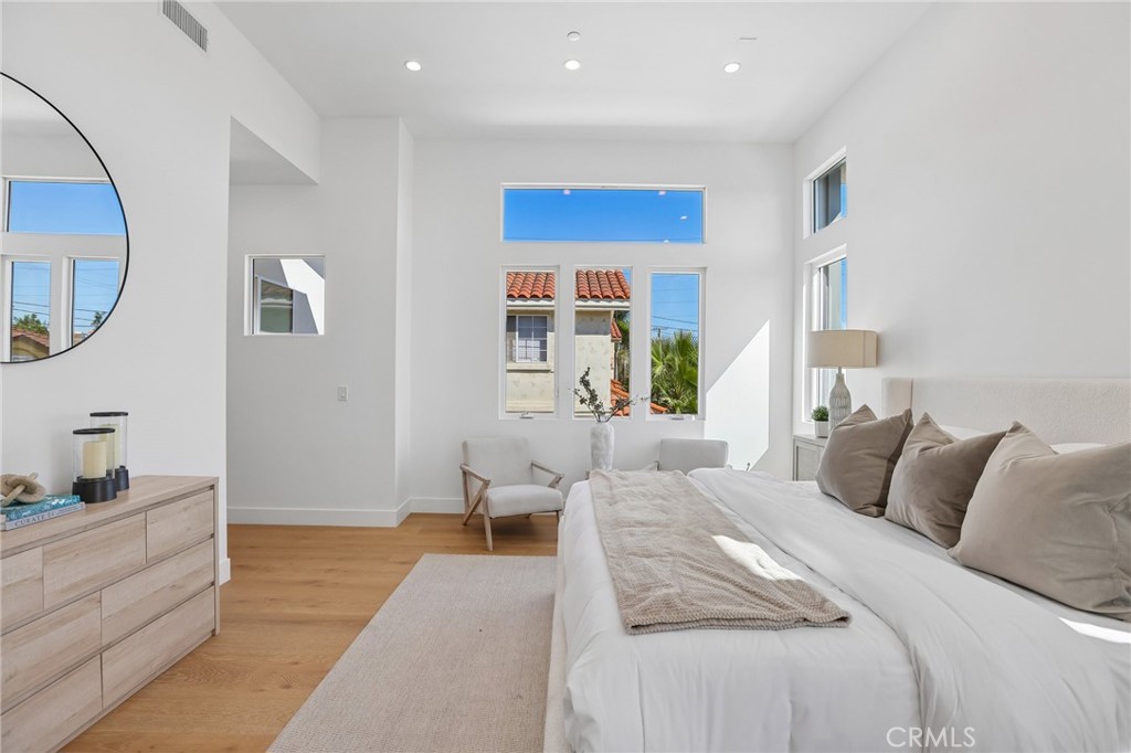 2019 Huntington Lane A Property Photo 27