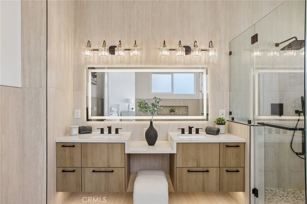 2019 Huntington Lane A Property Photo 29