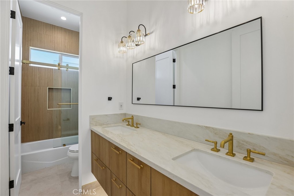 2019 Huntington Lane A Property Photo 41