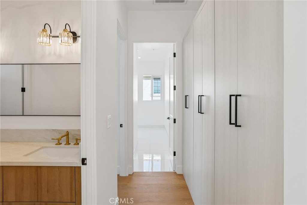 2019 Huntington Lane A Property Photo 47