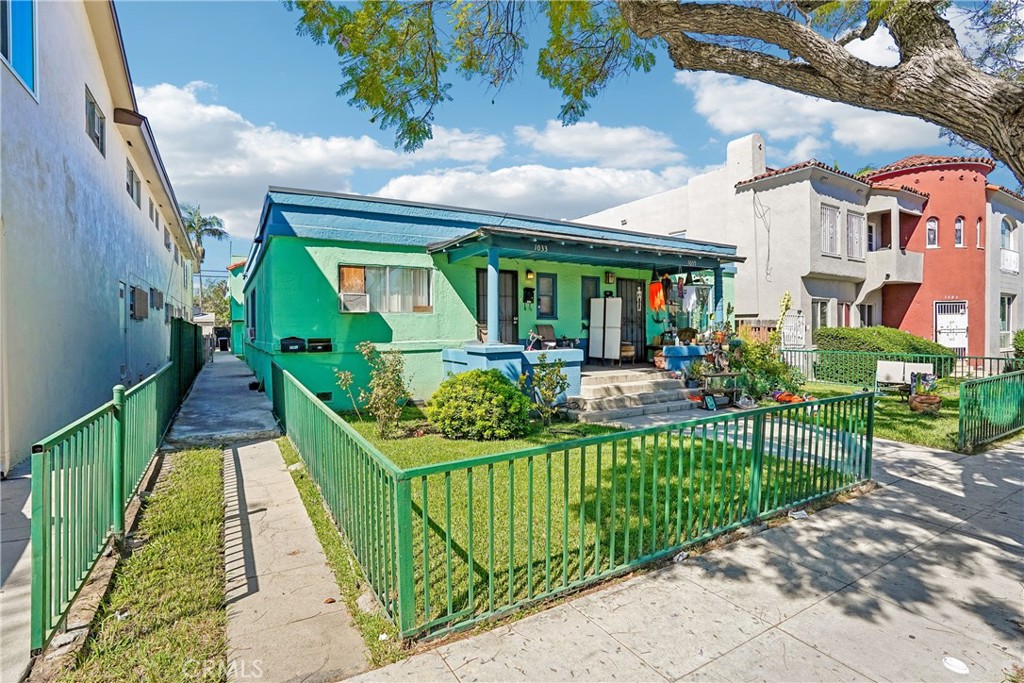 1033 Stanley Avenue Property Photo 1