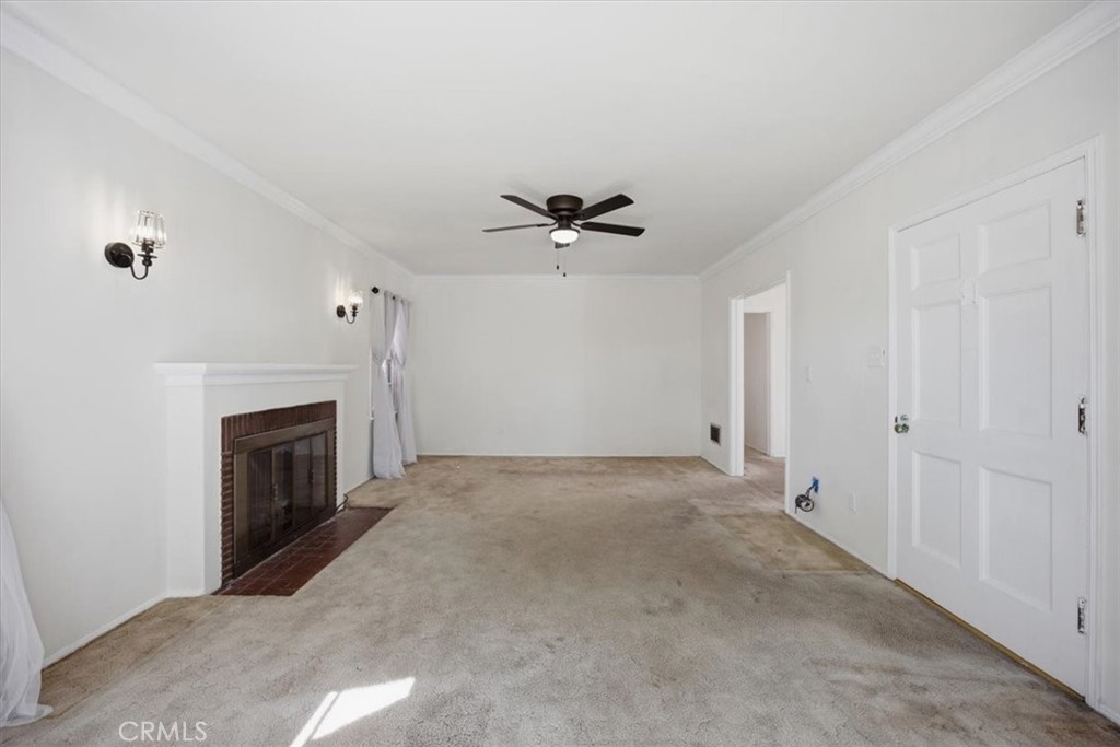 1135 S Fir Avenue Property Photo 4