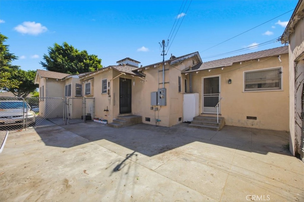 1135 S Fir Avenue Property Photo 24