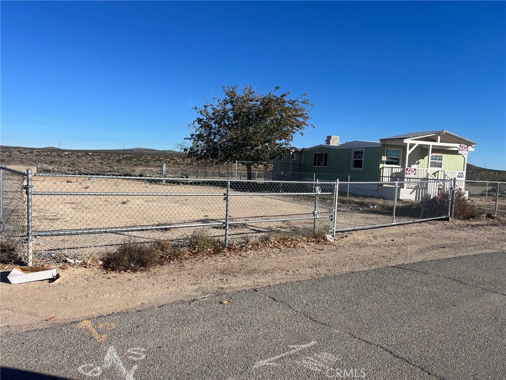 233 Desert Breeze Property Photo 1